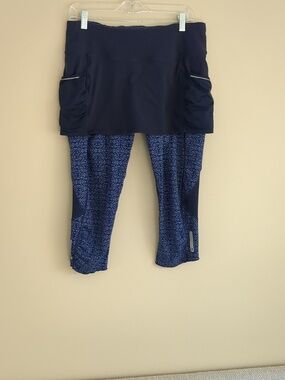 Large Athleta Leggings With Skirt Attached Blue